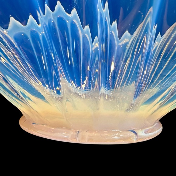 Fostoria Heirloom Opalescent Glass Mid-Century Modern Handkerchief Bowl - Picture 6 of 16